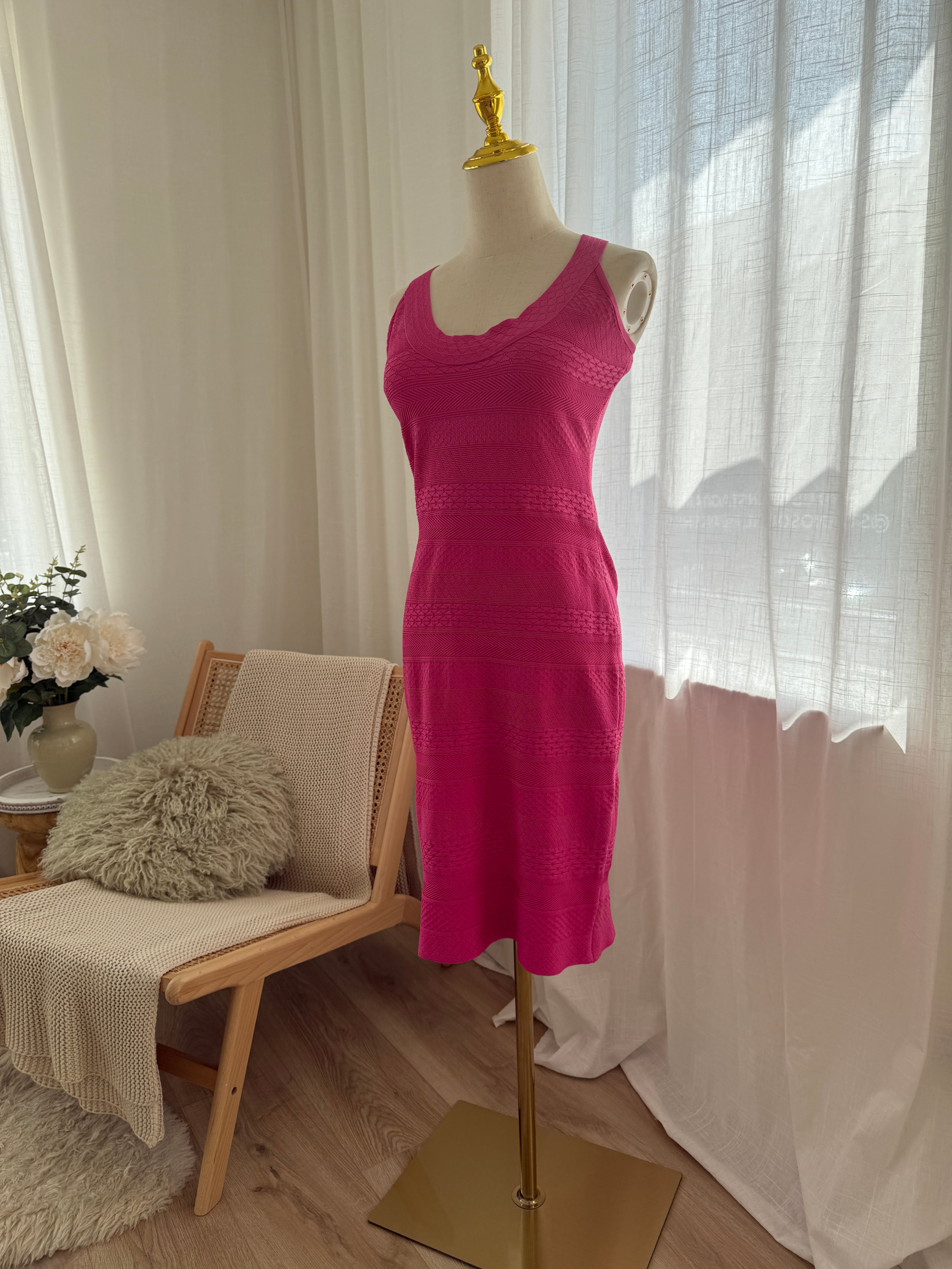 Hervé Léger Signature Bandage Dress in Hot Pink – Size L