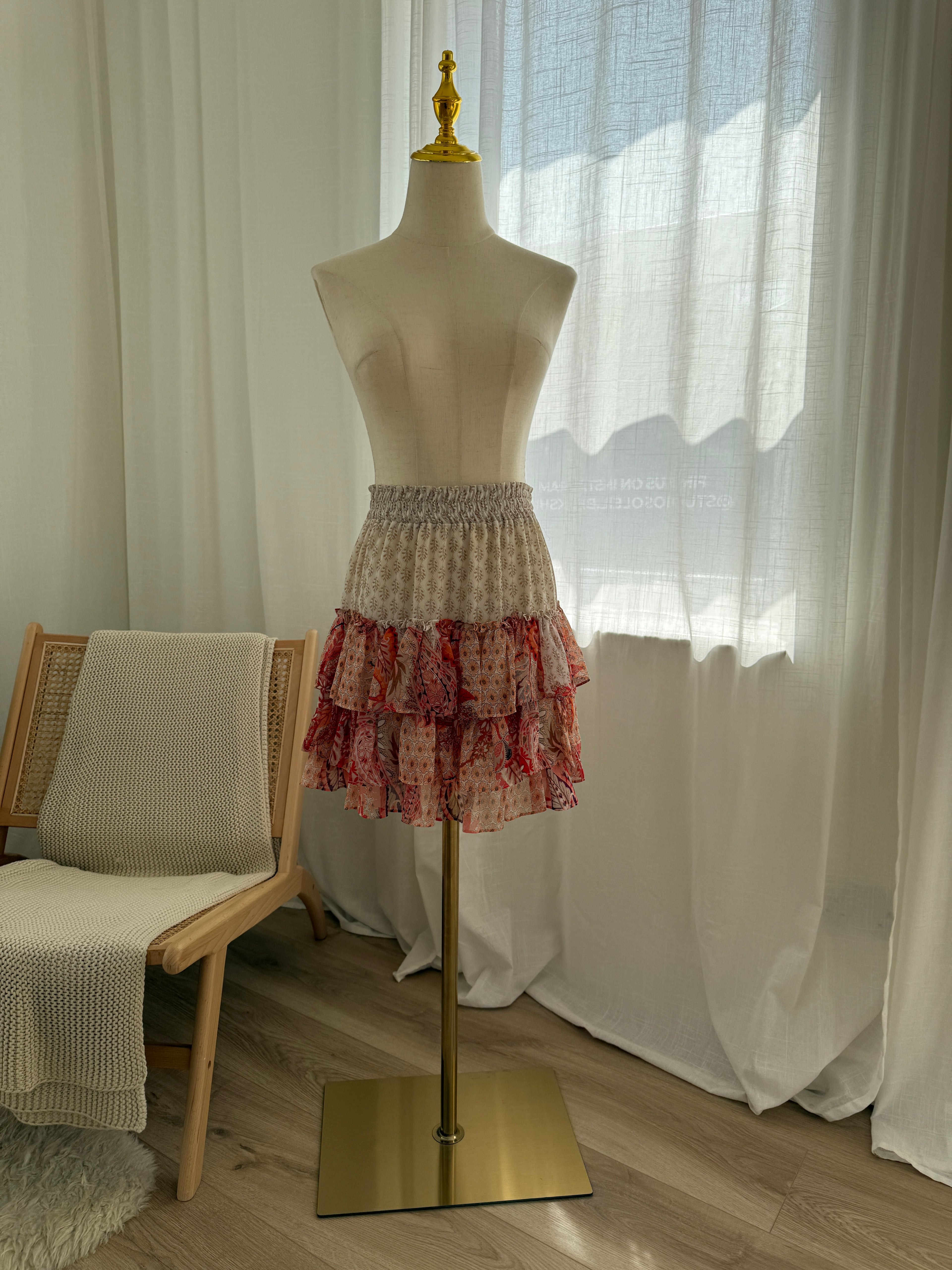MISA Los Angeles Floral Ruffle Mini Skirt in Neutral & Red Print – Size S