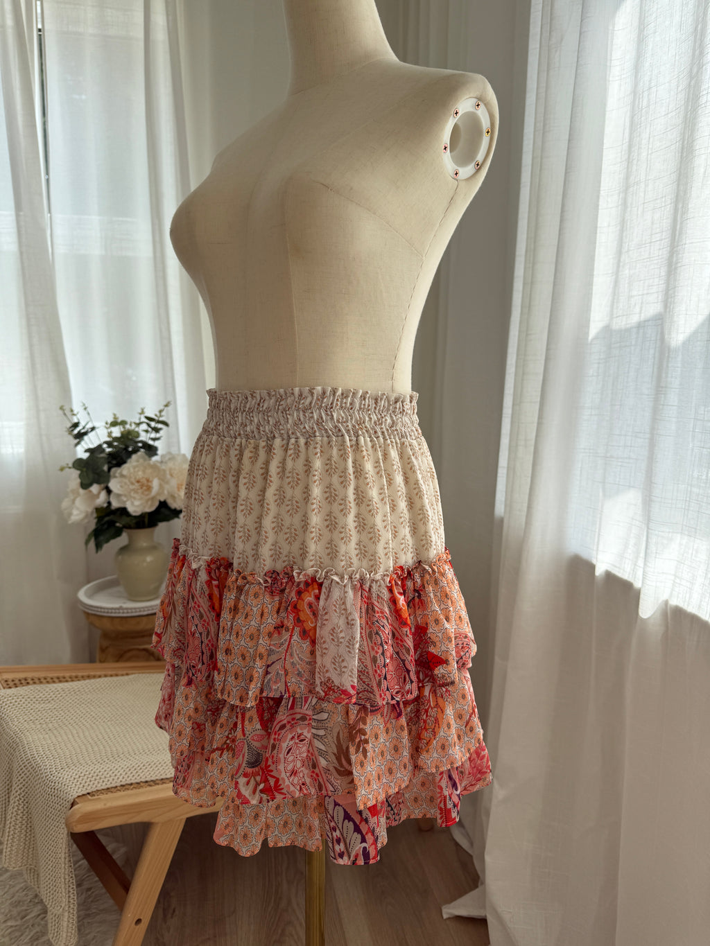 MISA Los Angeles Floral Ruffle Mini Skirt in Neutral & Red Print – Size S
